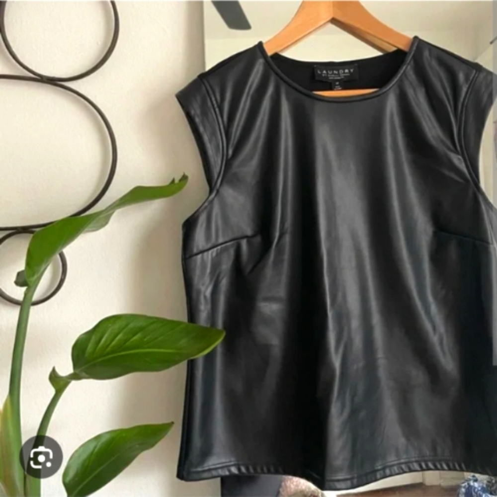 Laundry by Shelli Segal faux black leather top size Large